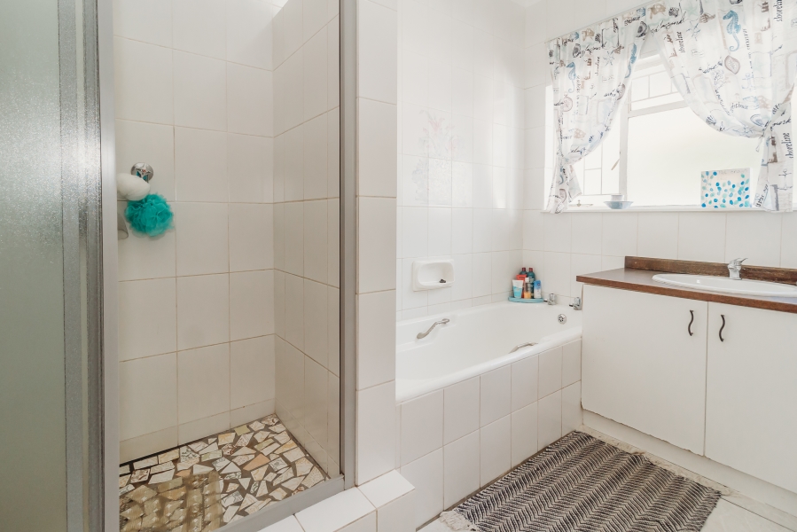 4 Bedroom Property for Sale in Bodorp Western Cape